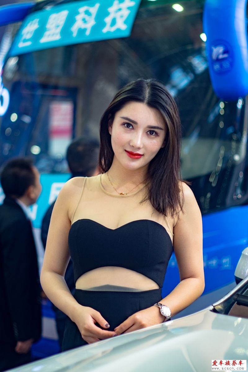 冷艷女神亮相深圳改裝車展！