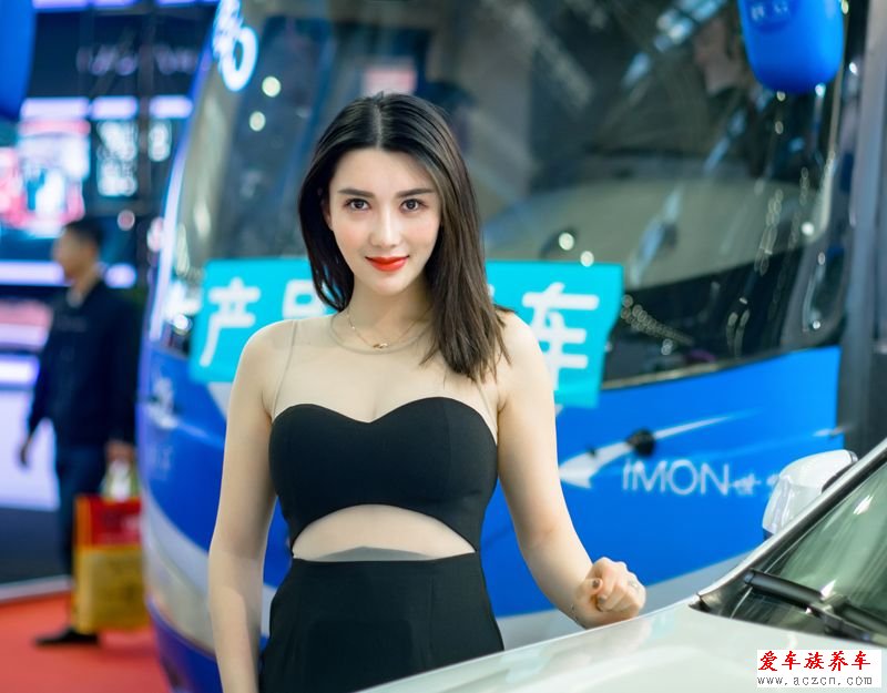 冷艷女神亮相深圳改裝車展！