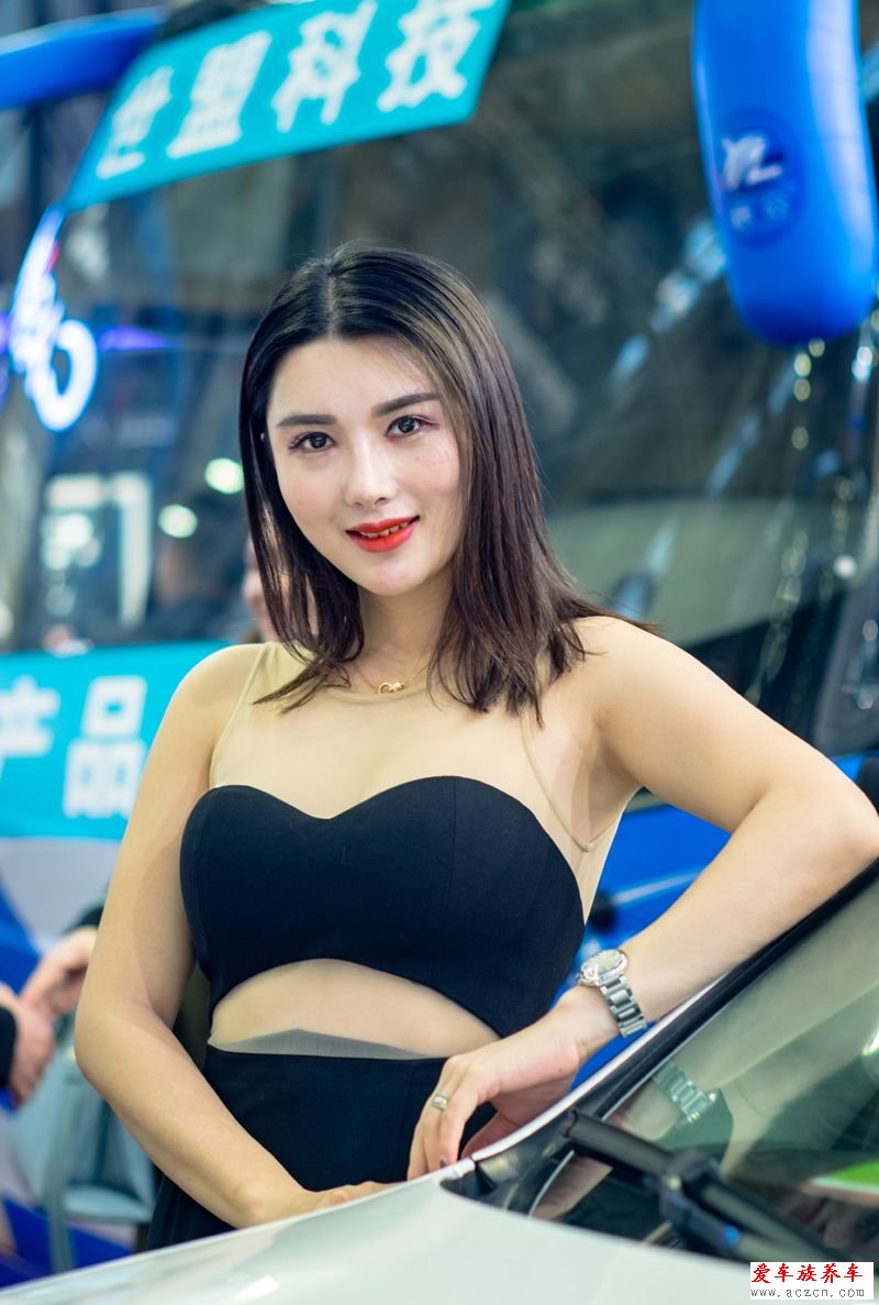 冷艷女神亮相深圳改裝車展！