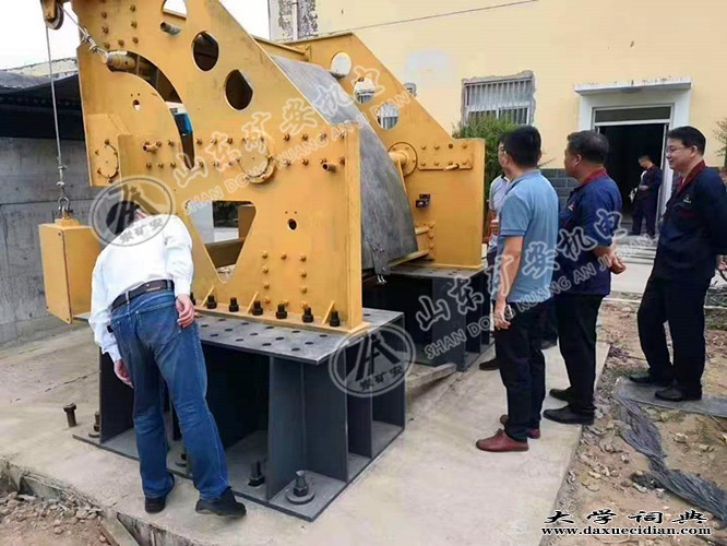 帶式輸送機(jī)用斷帶抓捕器